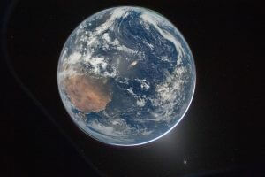 宇宙船から撮影した美しい地球の画像を公開　NASA「アルテミスII」月周辺へ向け順調に飛行中