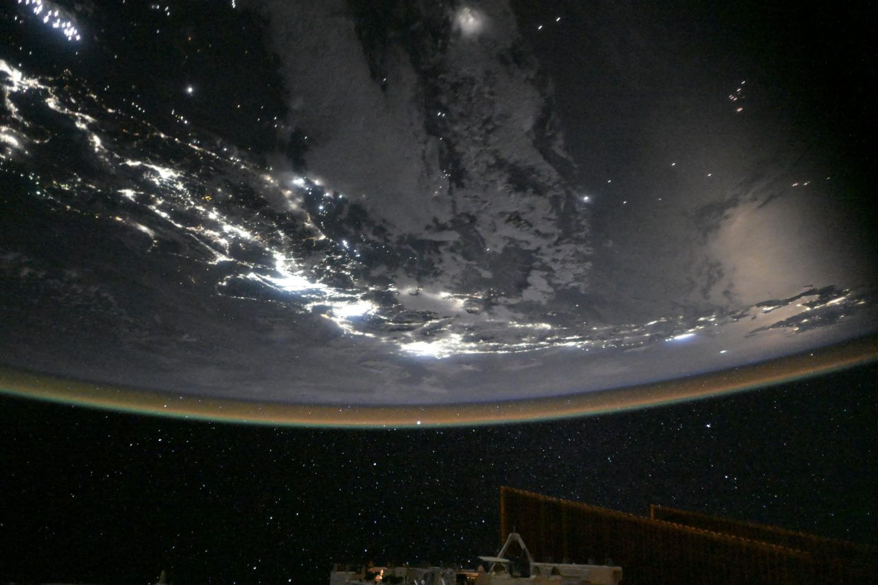 ISSから撮影された日本の夜景（Credit: JAXA/NASA）
