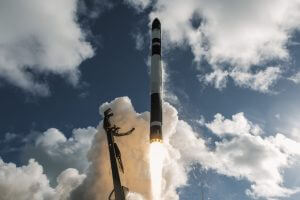 ロケットラボがJAXA「革新的衛星技術実証4号機」の超小型衛星8機を打ち上げ