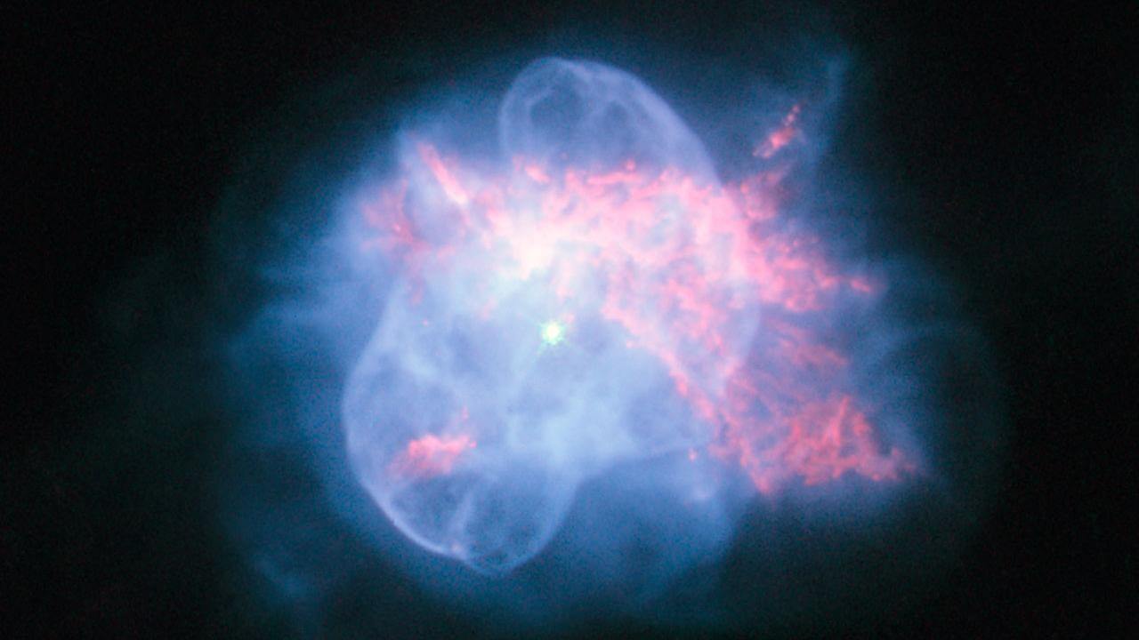 青き中心星と幾重にも重なるガスの殻　ヘルクレス座の惑星状星雲「NGC 6210」