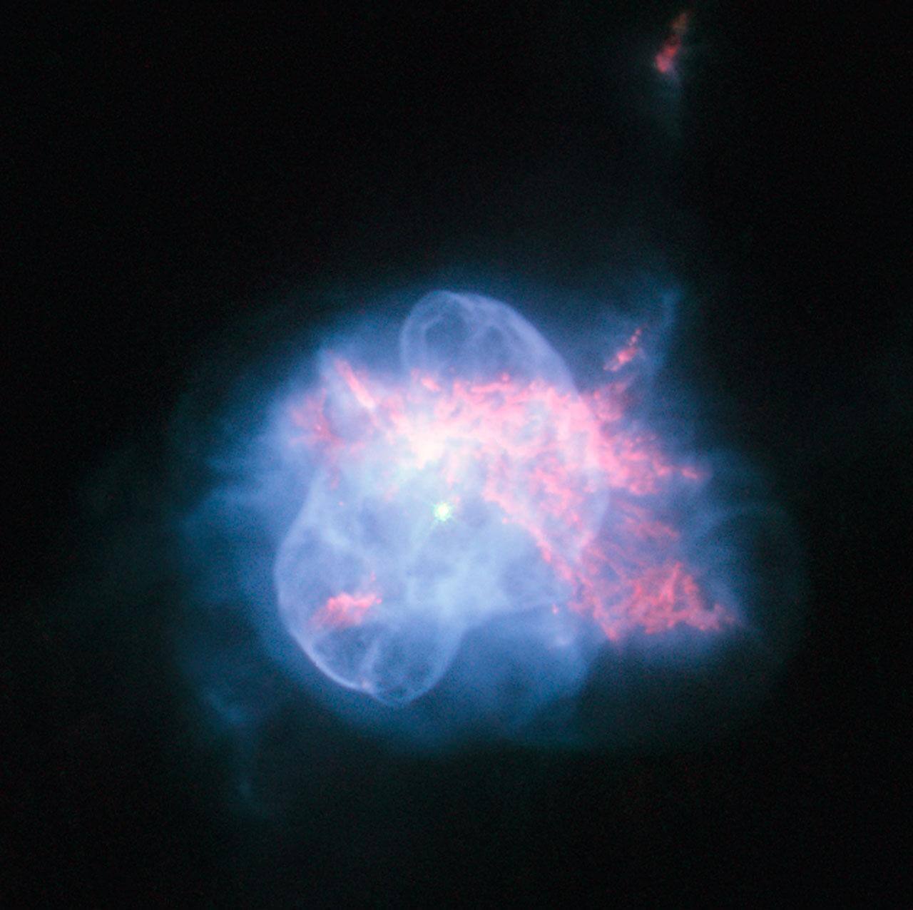 青き中心星と幾重にも重なるガスの殻 ヘルクレス座の惑星状星雲「NGC