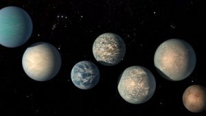 赤色矮星の周囲では「半径の谷」が消失する? 太陽系外惑星の最新研究成果