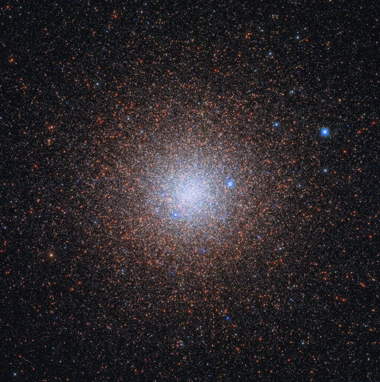 まるで“雪の結晶”のような美しさ　ハッブル宇宙望遠鏡が観測した球状星団「NGC 6441」