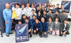 H3ロケット6号機の成功祈り、国内外の衛星開発チームが結集　Space BDが千羽鶴贈呈式を実施