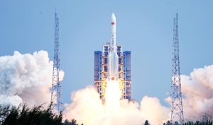 中国、「長征5号」で通信技術試験衛星25号を打ち上げ　長征シリーズ通算650回目の飛行