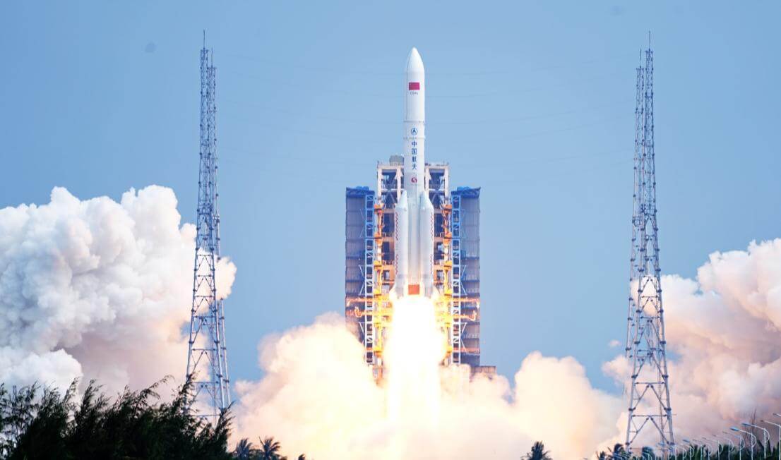文昌宇宙発射場から打ち上げられた長征5号ロケット（Credit: CASC / 李汶骏）