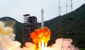 中国、「長征3号乙」を打ち上げ 宇宙環境探査用の実践31号衛星を軌道投入