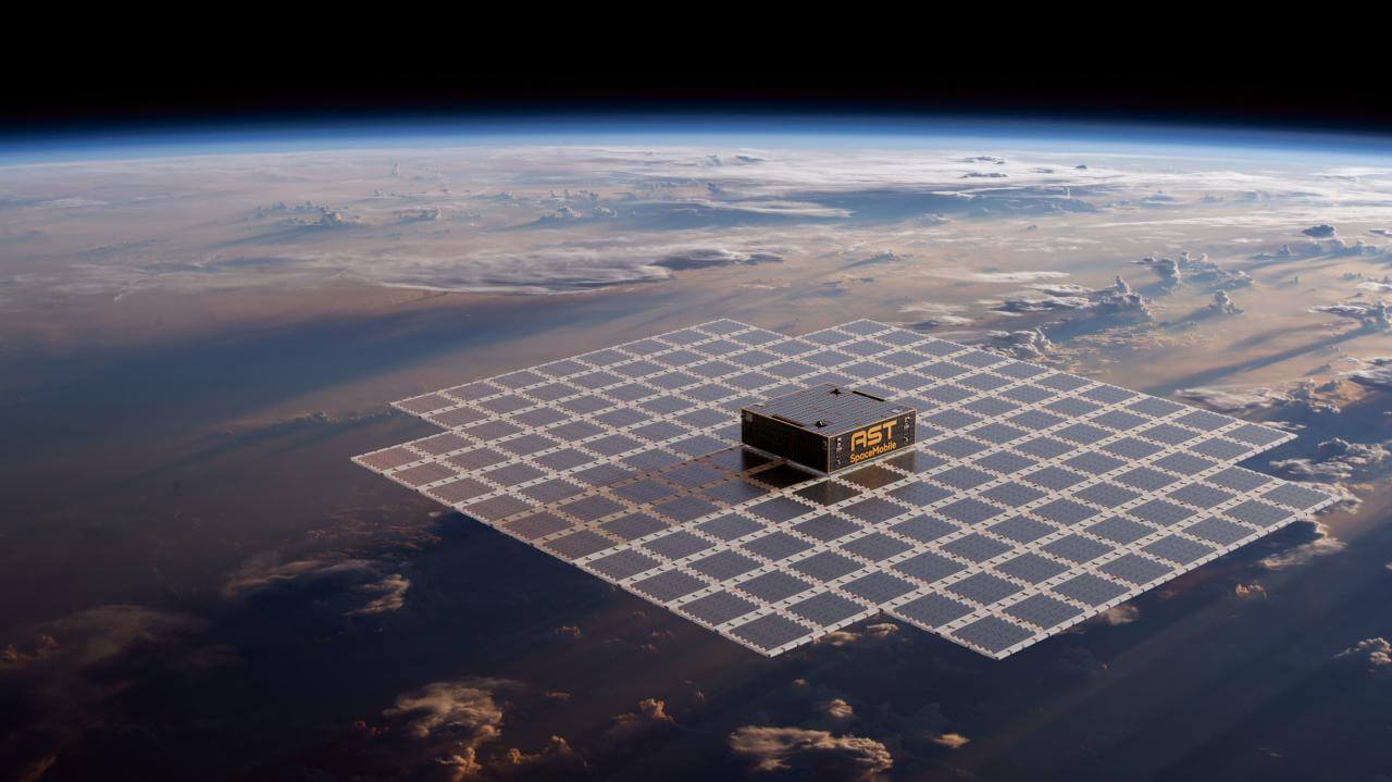 スペースX、AST SpaceMobileの通信衛星「BlueBird」3機を打ち上げ