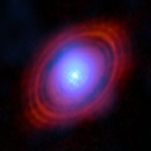 地球の海の3倍? 原始惑星系円盤で大量の水蒸気が見つかった「おうし座HL星」