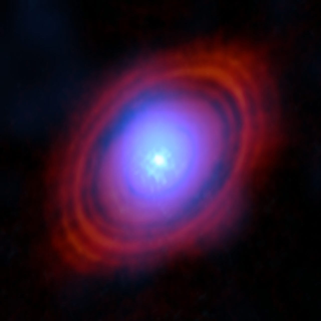 地球の海の3倍? 原始惑星系円盤で大量の水蒸気が見つかった「おうし座HL星」