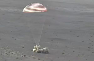中国の有人宇宙船「神舟22号」が「神舟21号」のクルーを乗せて地球に帰還