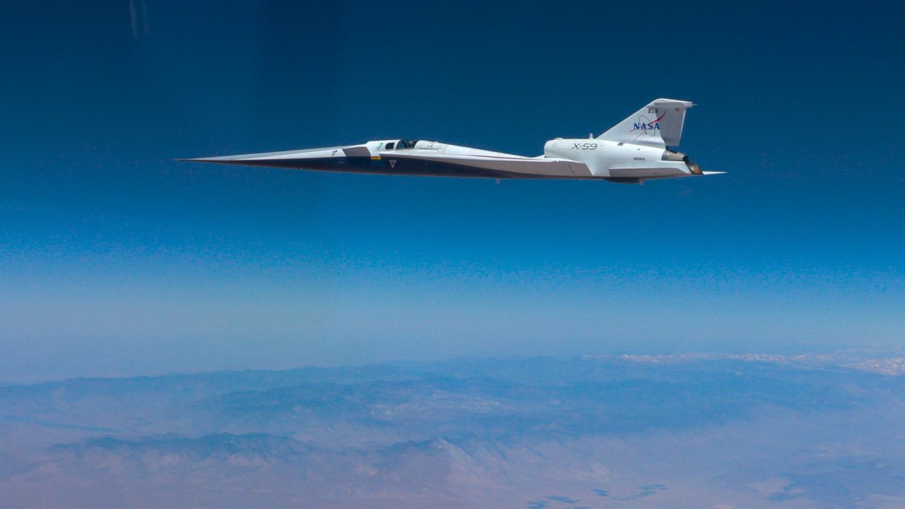 NASAの超音速実験機「X-59」が初の超音速飛行に成功 次世代の陸上超音速飛行へ前進