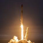 衛星の大量打ち上げによる汚染物質が、上層大気に急速に蓄積していることが推定される