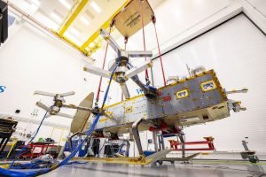 タイタンの空を飛ぶNASAのドローン型探査機「ドラゴンフライ」各種試験と組み立てが進行中