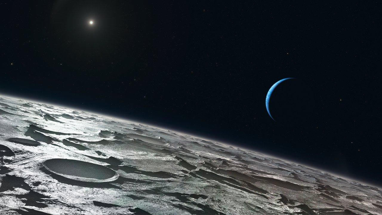 衛星トリトンから見た海王星と太陽 ESOが描いた約45億km彼方の世界