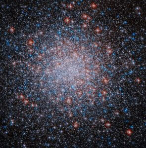 50万の星々が輝く巨大な星団 ハッブル宇宙望遠鏡が観測した球状星団「M3(メシエ3)」