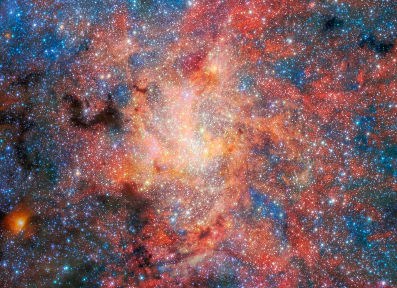 巨大なブラックホールの近くに塵と水分子　ウェッブ宇宙望遠鏡が観測した天の川銀河中心部
