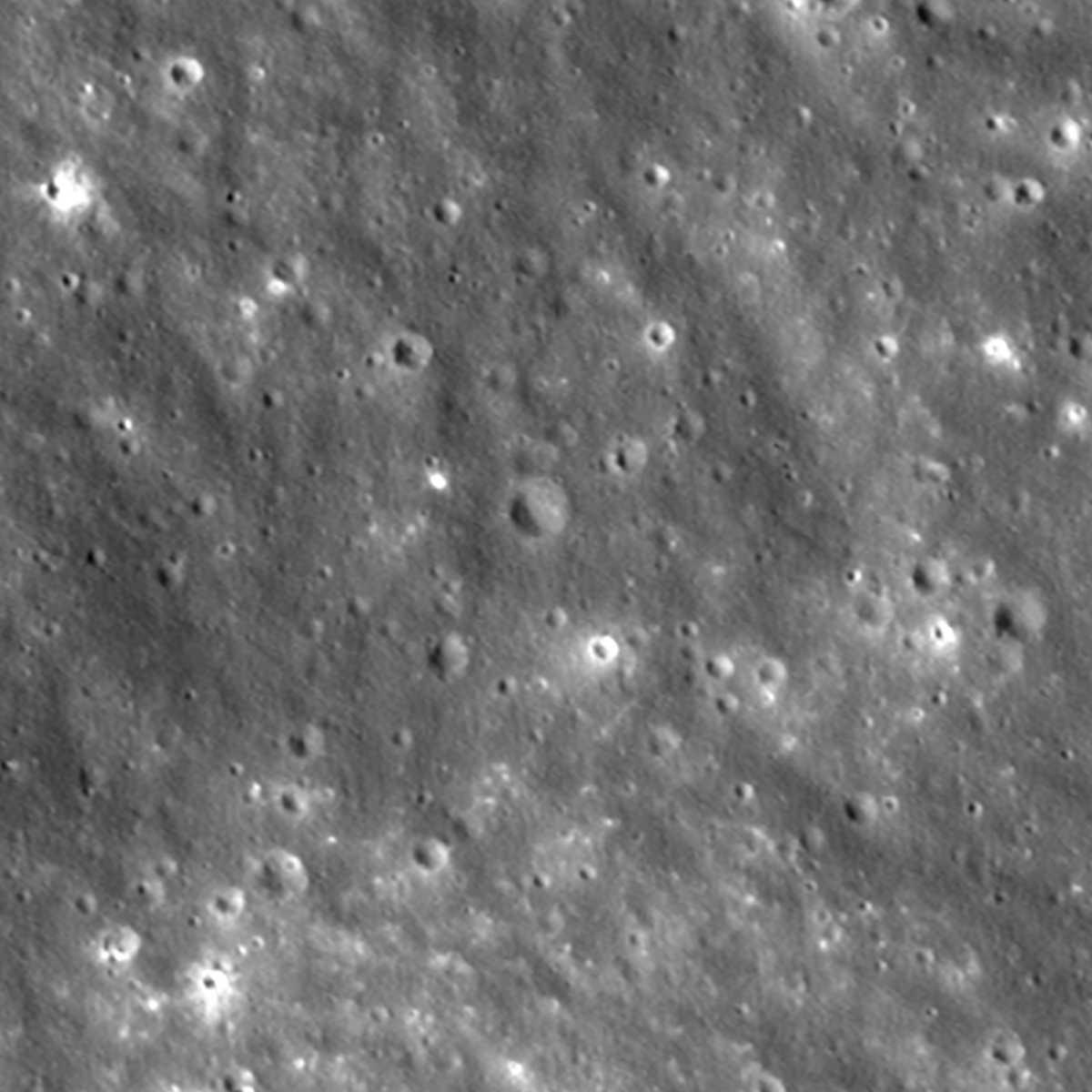 ファルコン9上段の衝突地点における衝突前と衝突後の画像を比較したアニメーション画像（Credit: NASA/GSFC/Intuitive Machines）