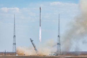 中国ランドスペース、「朱雀2号改良型」を打ち上げ　通信衛星「千帆」10機を軌道投入