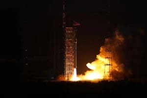 中国が「長征2号丁」ロケットを打ち上げ　地球観測衛星「PIESAT-2」4機を軌道投入