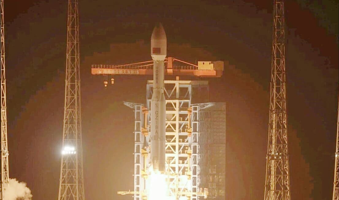 衛星インターネット低軌道第26組衛星を搭載して打ち上げられた「長征8号甲」ロケット(Credit: CASC)
