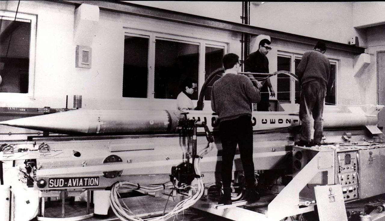 エスレンジ宇宙センターで最初に打ち上げられた観測ロケットの準備風景。1966年撮影（Credit: SSC Space）