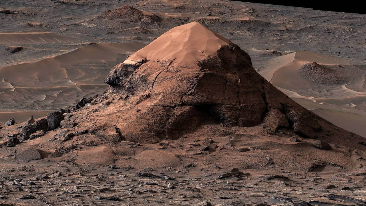 「多角形の海」にそびえる火星の岩山「ミラフローレス」 キュリオシティが撮影