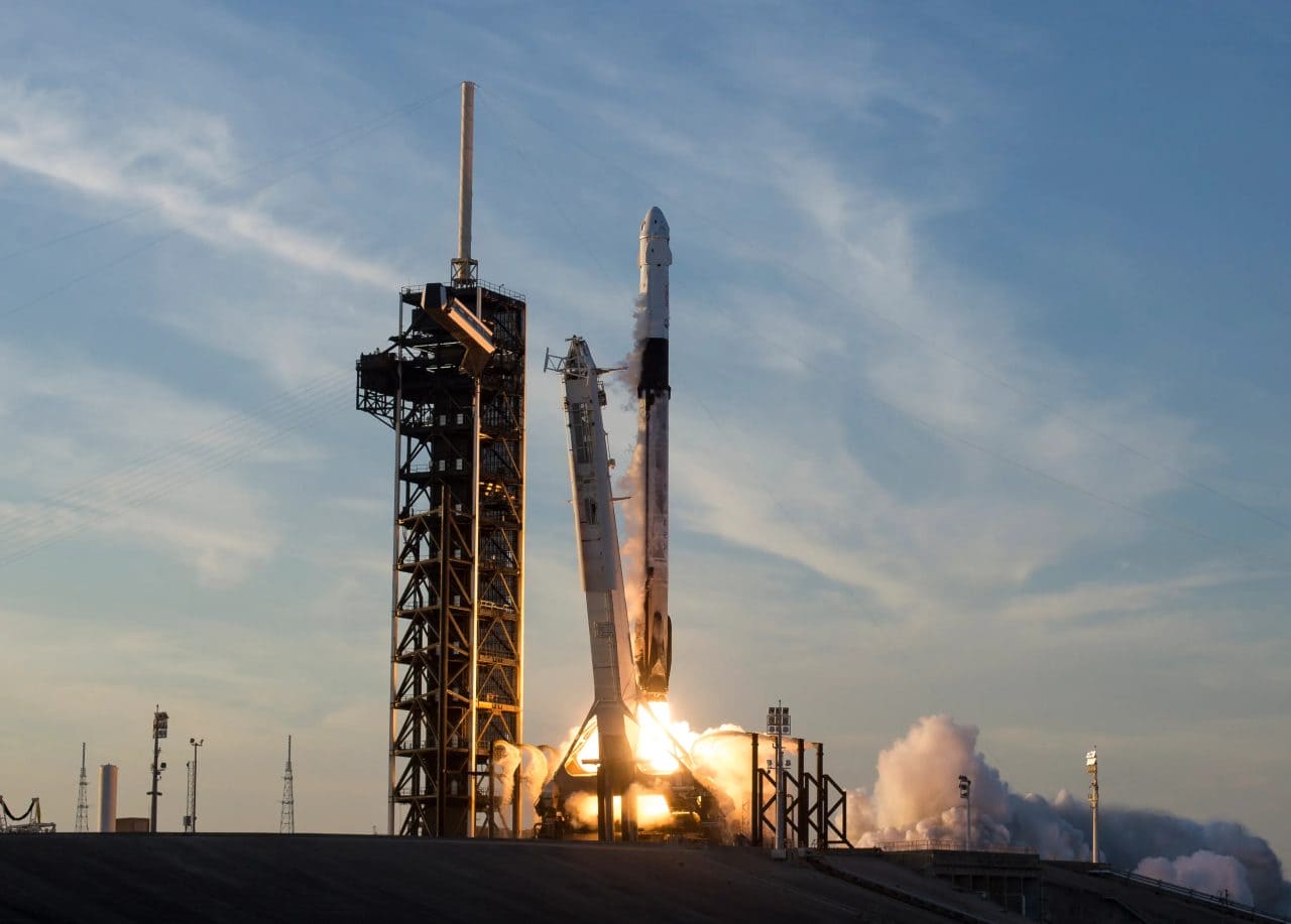 NASAがISSへの有人ミッション3回分をスペースXに追加発注 ボーイングの開発遅延などが影響