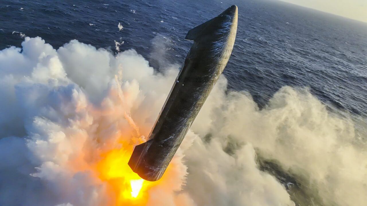 2026年7月の第13回飛行試験でインド洋に着水するStarship（スターシップ）宇宙船（Credit: SpaceX）