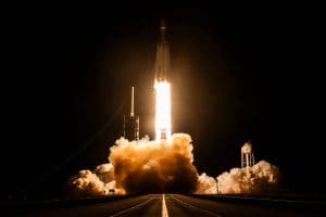 スペースX、「NROL-97」をファルコンヘビーで打ち上げ　ミッションパッチは9・11から25年の追悼