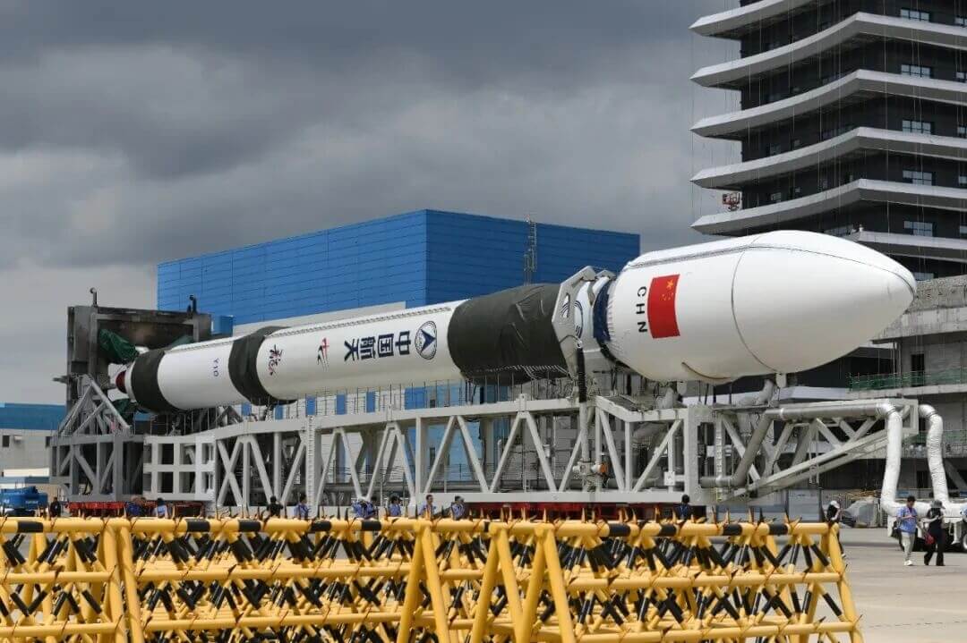 発射台への移送中の長征12号ロケット(Credit: CASC / Zhang Yang)